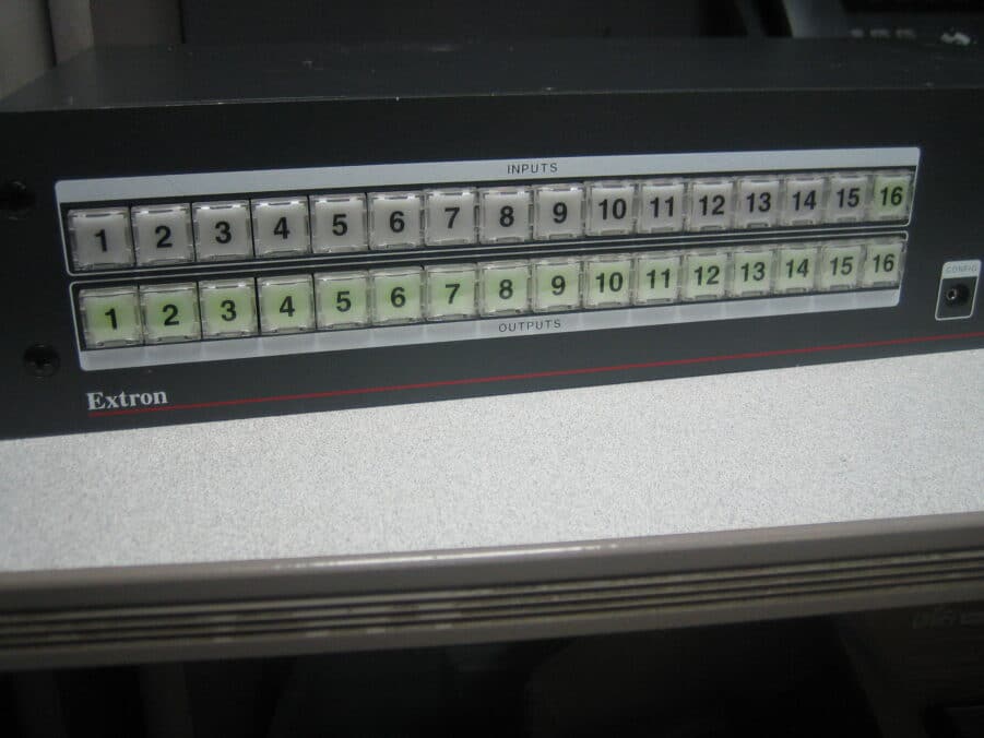 Extron MAV Plus Series 1616 AV Matrix Switcher for Composite Video and Stereo Audio - Image 2
