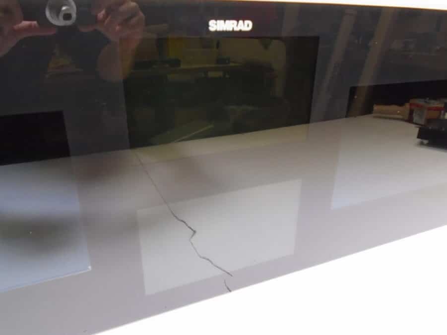 Simrad B&G Lowrance Glass Bridge Tidewater SIM D12/D9 (For Parts Or Repair) - Image 4
