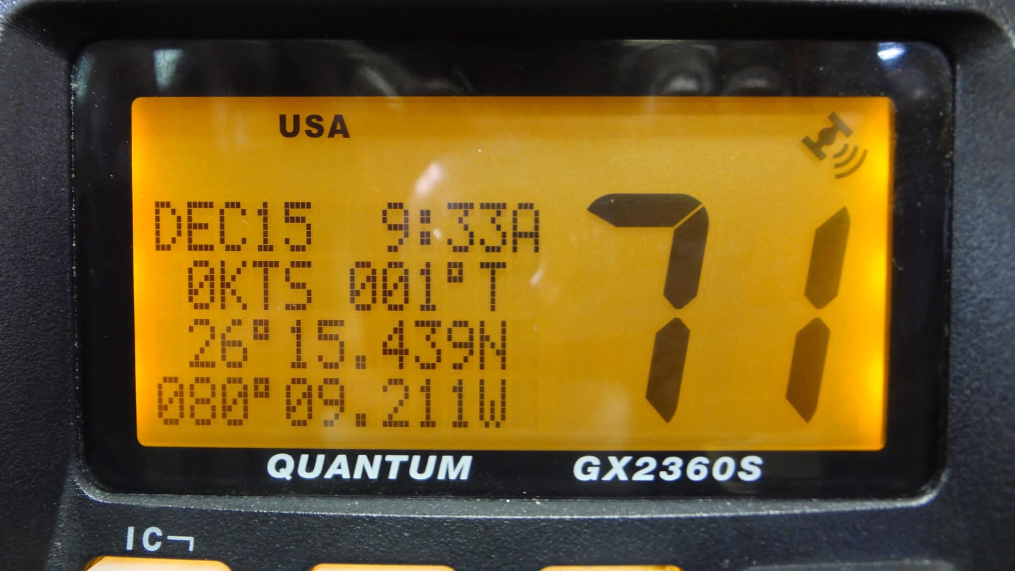 Standard Horizon Quantum GX2360S Submersible Marine VHF Radio