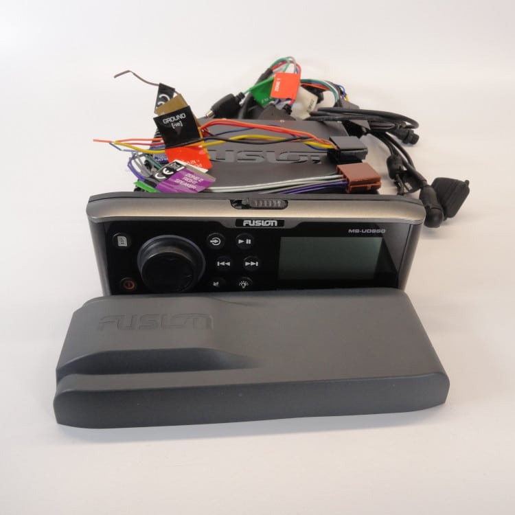 Fusion MSUD650 Marine Entertainment System AM/FM Sirius Bluetooth