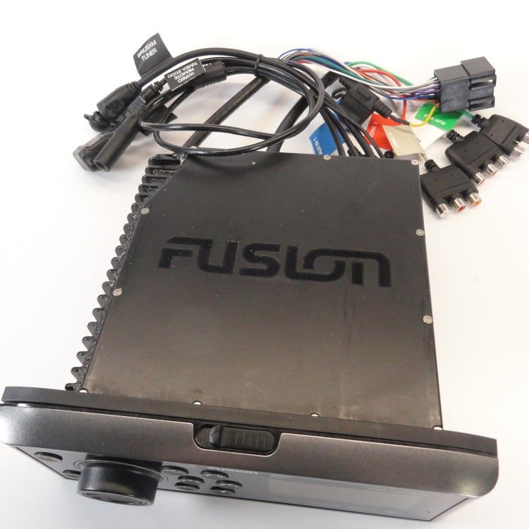 Fusion MSUD650 Marine Entertainment System AM/FM Sirius Bluetooth