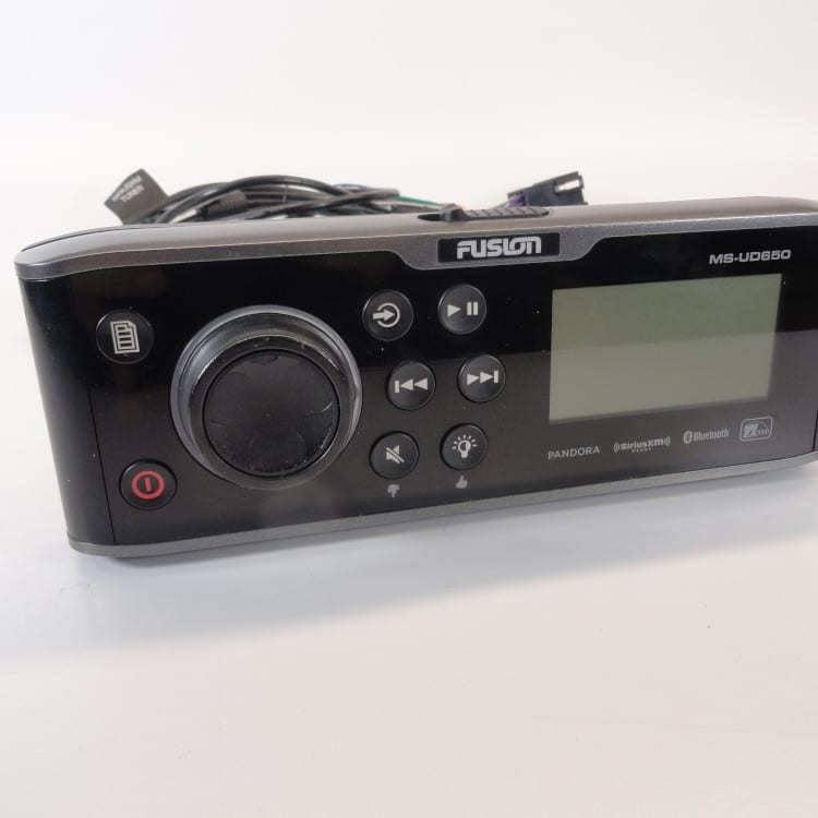 Fusion MSUD650 Marine Entertainment System AM/FM Sirius Bluetooth