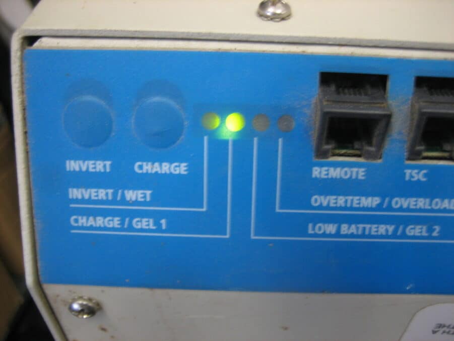 Xantrex Freedom 20 Inverter Charger PARTS/REPAIR No Inverter No Charger - Image 3