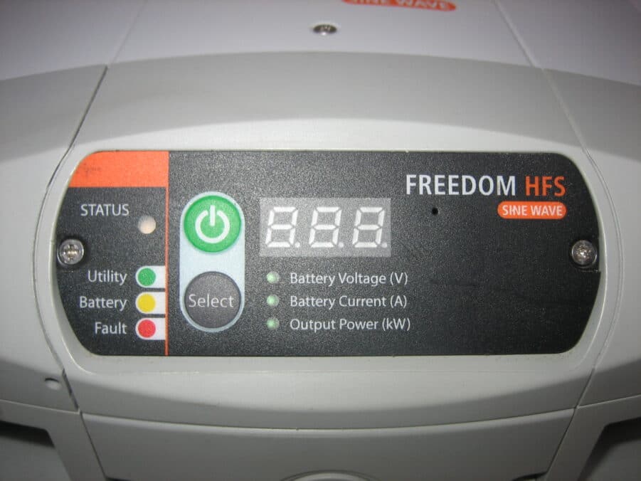 Xantrex Freedom HFS 2055 Sine Wave Inverter PARTS/REPAIR No Power - Image 3
