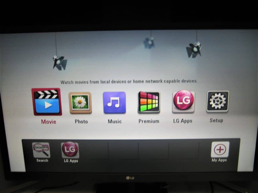 LG BP220 Smart Network Blu-ray Disc DVD Player USB HDMI - Good Condition! - Image 4