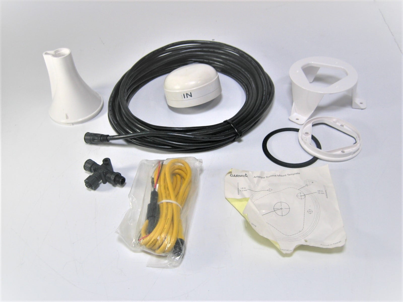 Garmin GPS17X NMEA 2000 GPS Antenna 32 Foot Drop cable (Good Cond
