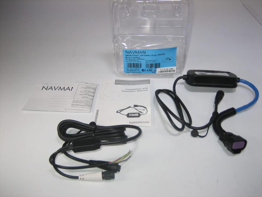 Navman Northstar *NEW* Mercury Smartcraft 2 Engine Gateway w/Y-Cable SCNB-GW-2E