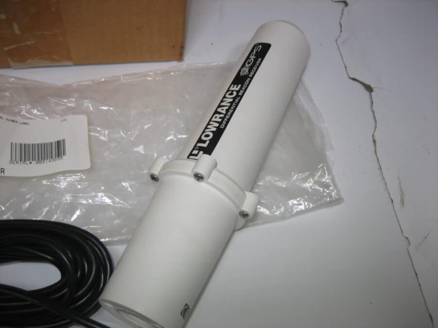 Lowrance 000-0094-46 DGPS Receiver Coupler Antenna Kit Less Whip - *NEW* - Image 3