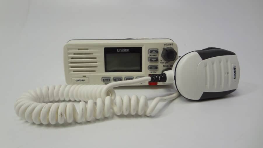 Uniden UM380 Submersible Marine VHF Radio Transceiver Unit w/ Hand Mic