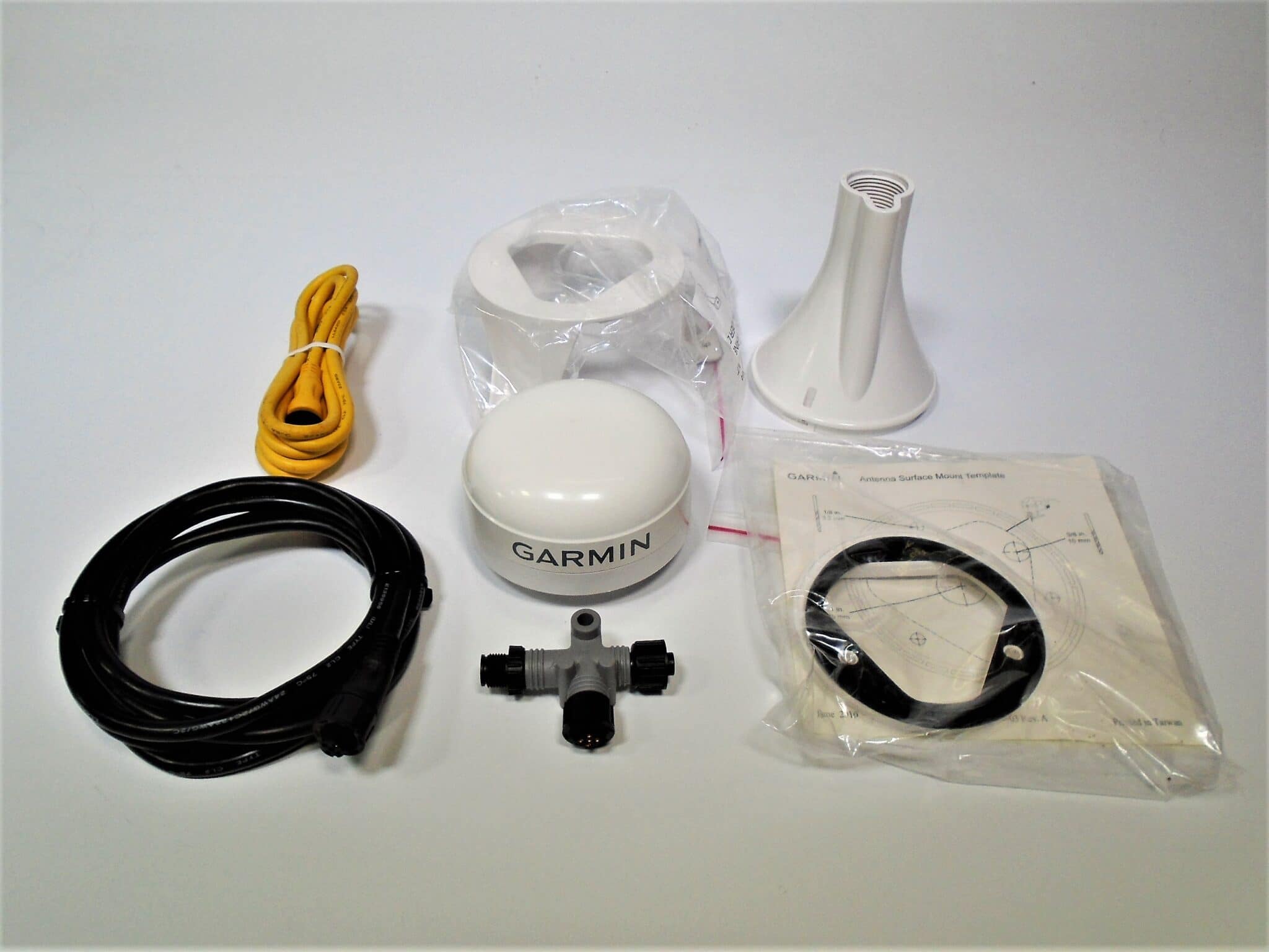 Garmin GPS17X NMEA 2000 GPS Antenna 6 Foot Drop cable (Good Cond
