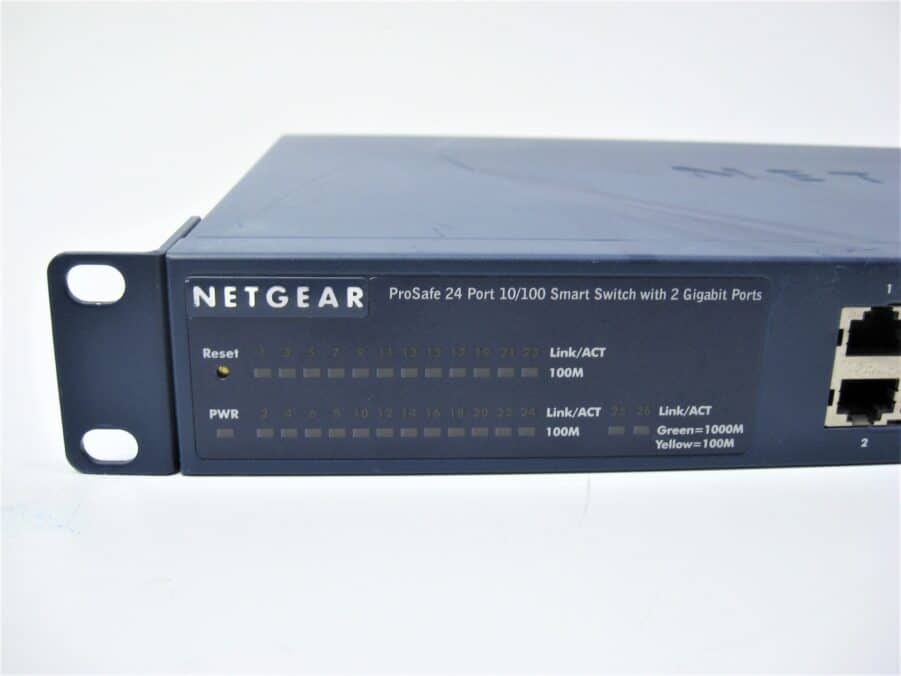 Netgear ProSafe 24 Port 10/100 Smart Switch w/2 Gigabit Ports FS726T - Image 3
