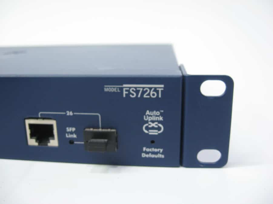 Netgear ProSafe 24 Port 10/100 Smart Switch w/2 Gigabit Ports FS726T - Image 2