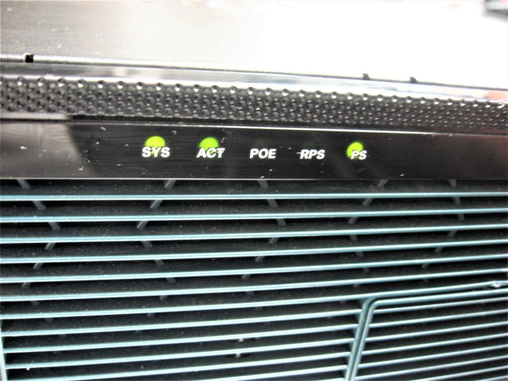 Cisco 2900 Series 2911 K9 V06 Integrated Services Router - Free US ...
