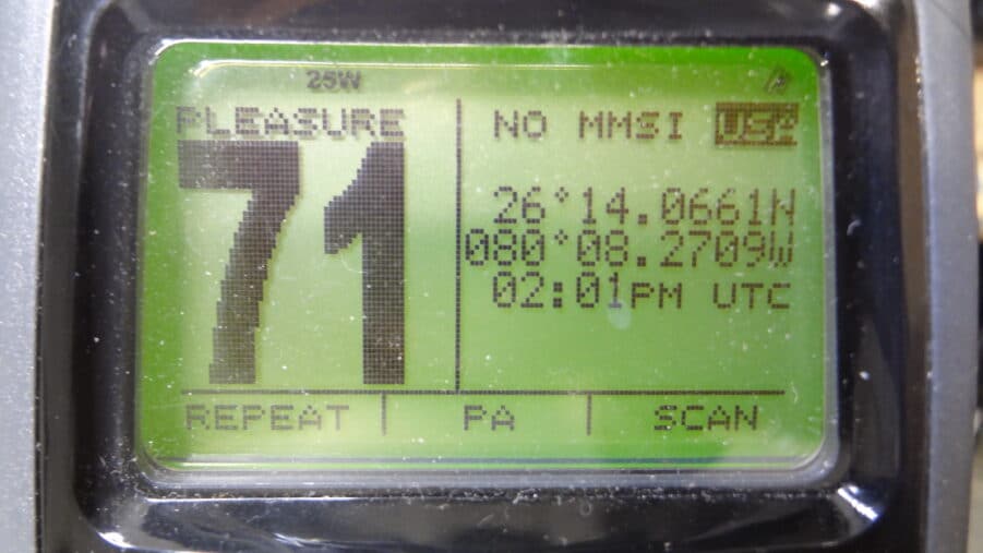 Garmin VHF 300 Compact Marine VHF Two-Way Radio Transceiver Unit Only!! - Image 12