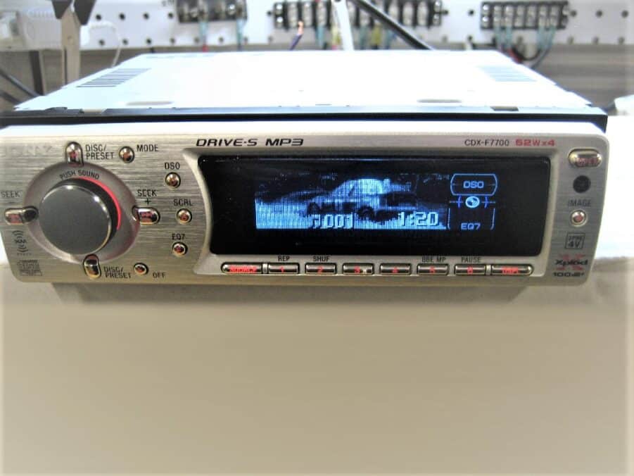 Sony CDX-F7700 CD/MP3 Receiver With CD Changer Controls - TESTED - WORKING - Image 12