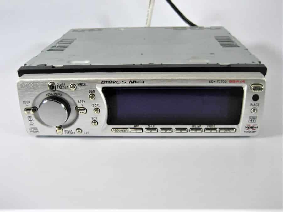 Sony CDX-F7700 CD/MP3 Receiver With CD Changer Controls - TESTED - WORKING - Image 2