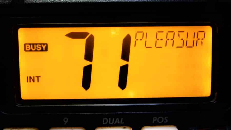 Icom IC-M422 Marine VHF Transceiver Radio Unit w/ Icom HM-150B Hand Microphone! - Image 12