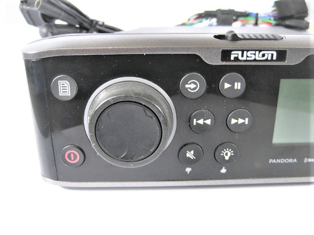 Fusion MSUD650 Marine Entertainment System with UniDock TESTED
