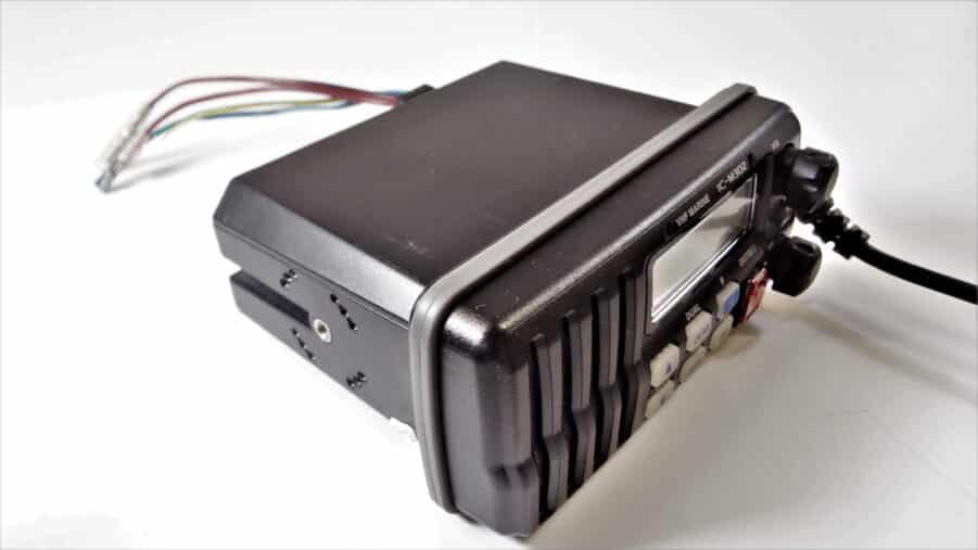 Icom IC-M302 Submersible Marine VHF Radio Transceiver Unit w/ HM-141B Hand Mic - Image 7