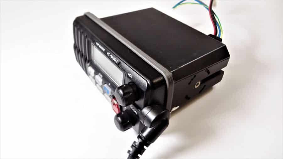 Icom IC-M302 Submersible Marine VHF Radio Transceiver Unit w/ HM-141B Hand Mic - Image 3