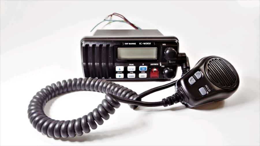 Icom IC-M302 Submersible Marine VHF Radio Transceiver Unit w/ HM-141B Hand Mic