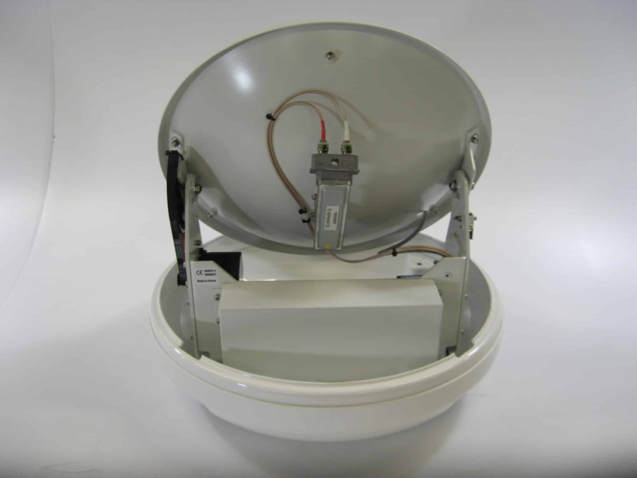 Raymarine STV37 37cm Marine Sat TV 14.5" Dish Circular LNB Tested