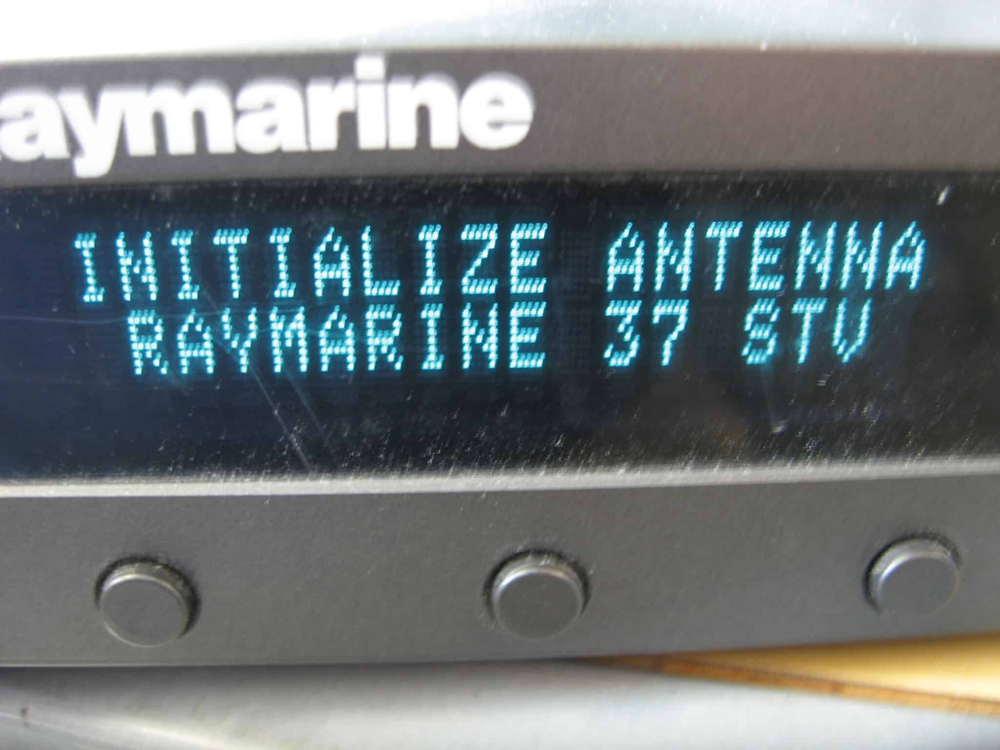 Raymarine STV37 37cm Marine Sat TV 14.5" Dish Circular LNB Tested