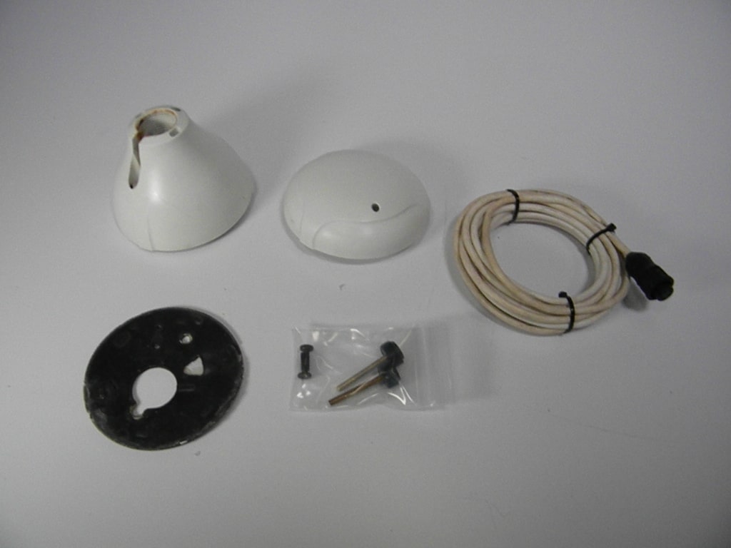 Raymarine Raystar125 GPS Antenna w/New Battery+Accessories E32042