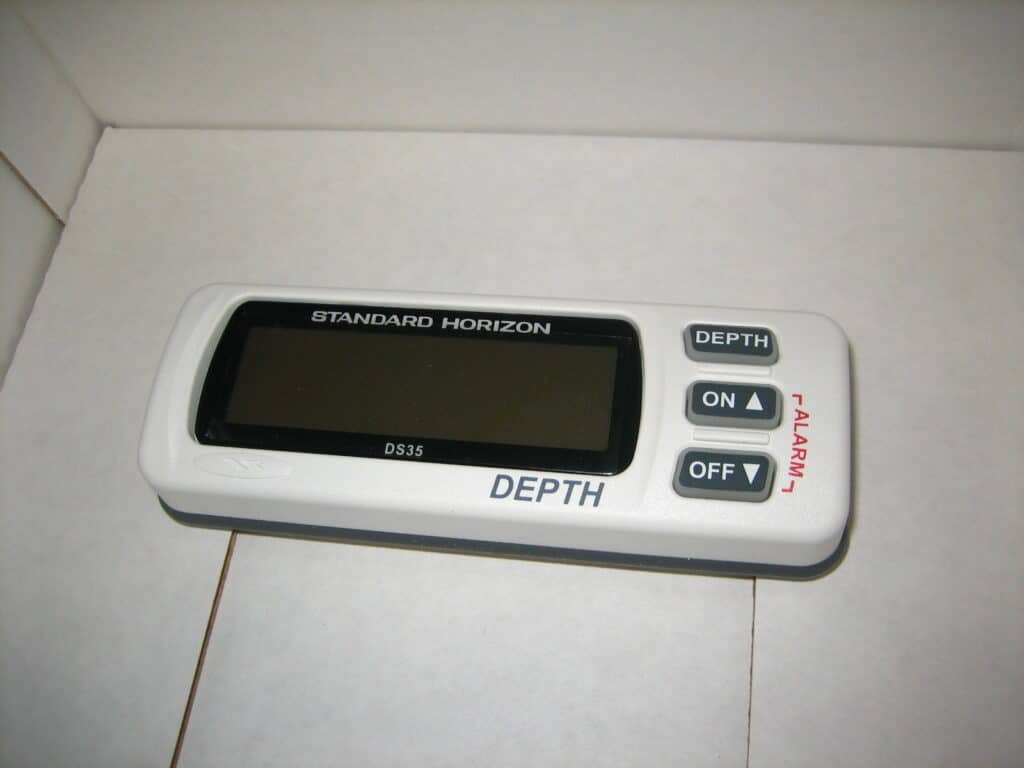 Standard Horizon Digital Depth Sounder Instrument DS35W *NEW OPEN BOX