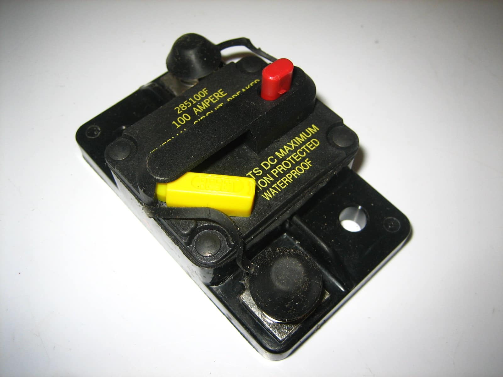 Square D Homeline 20 Amp Single-Pole Circuit Breaker(HOM120CP) HOM120CP