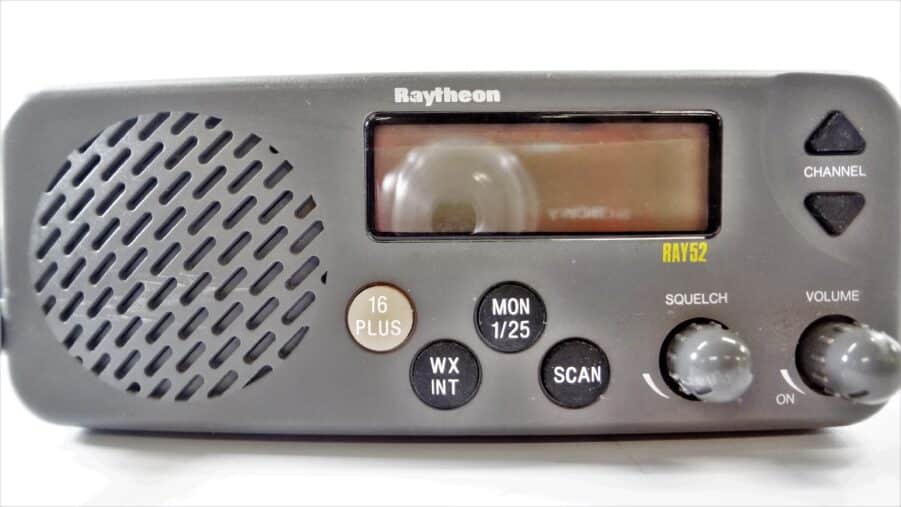 Raytheon RAY52 Submersible Marine VHF Radio Transceiver Unit w/ Hand Mic -Tested - Image 2