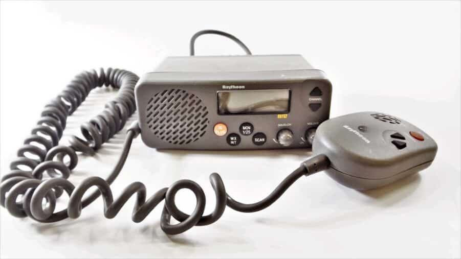 Raytheon RAY52 Submersible Marine VHF Radio Transceiver Unit w/ Hand Mic -Tested
