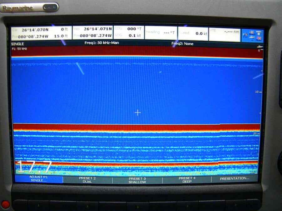 Raymarine C140w Display w/Bezel & Sun Cover- E62115 - TESTED! 90 Day Warranty! - Image 8
