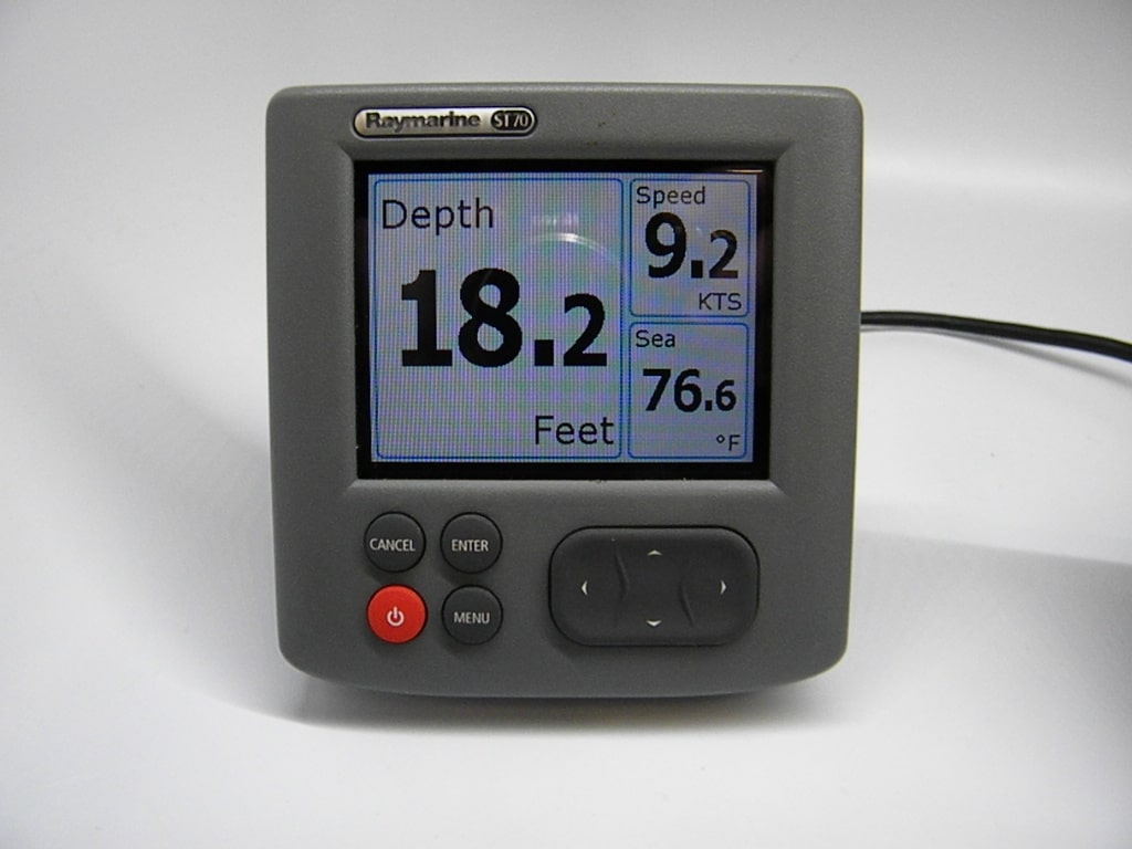 Raymarine ST70 Multifunction Instrument w/AccessoriesSTngE22105 90