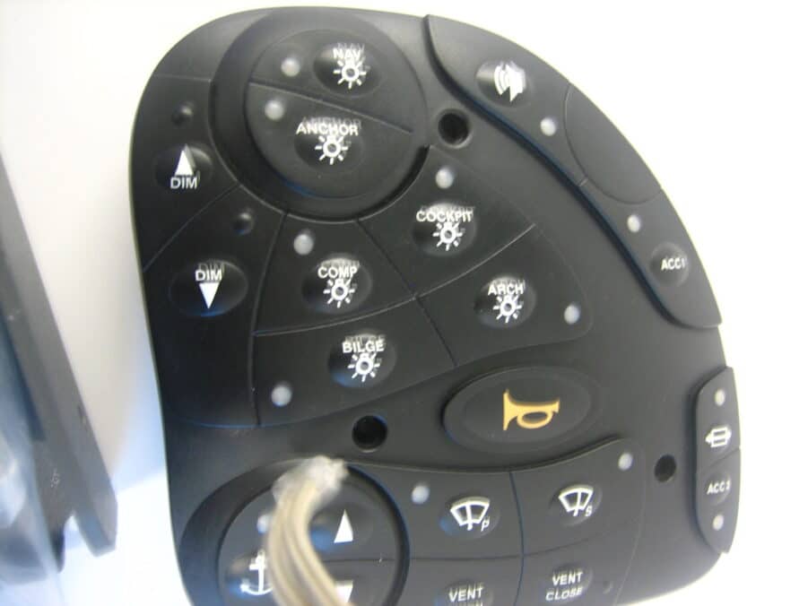 Sea Ray 340 Dash Module Switch Starboard Side 1810626 - Image 4