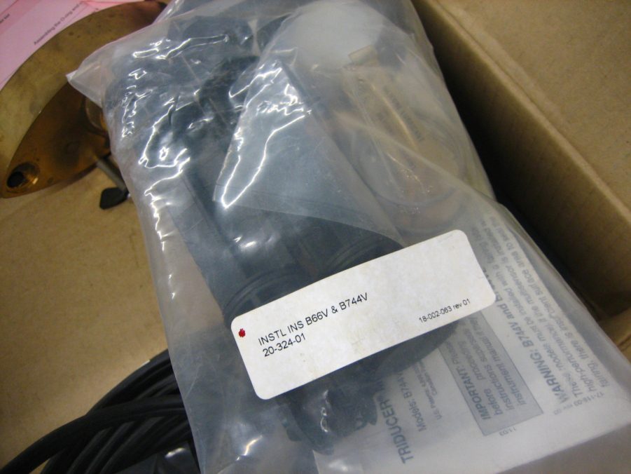 Raymarine Airmar E66061 B744V Triducer 600w 50/200kHz New Bronze Thru