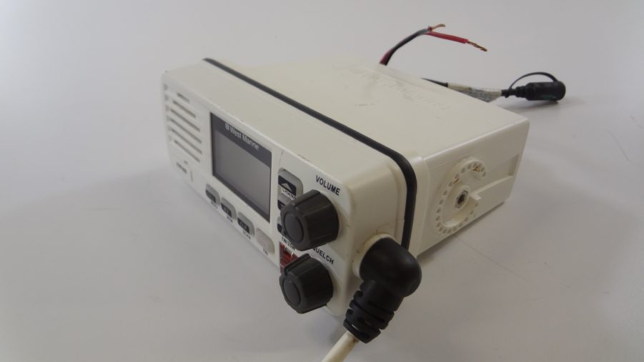 West Marine VHF 480 Marine Submersible VHF Radio Transceiver Unit w/ Mic-Tested- - Image 4