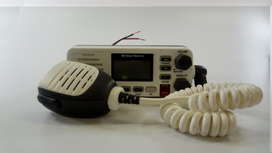 West Marine VHF 480 Marine Submersible VHF Radio Transceiver Unit w/ Mic-Tested-