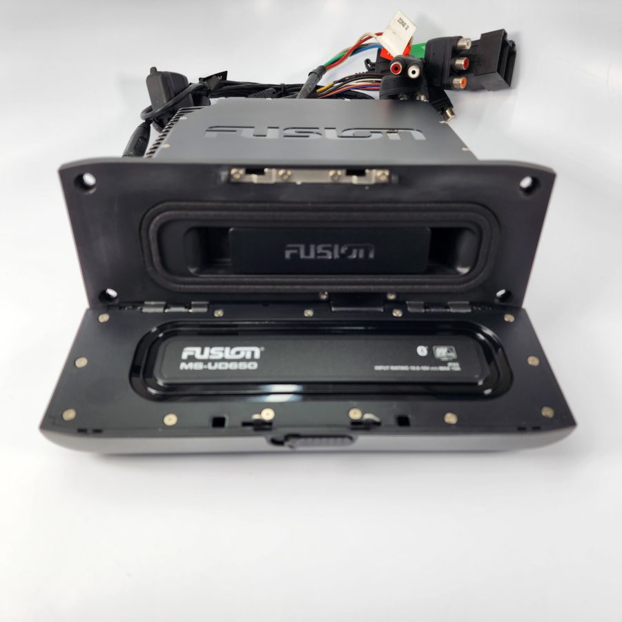 Fusion - MS-UD650 Marine Entertainment System with Uni-Dock - TESTED - WORKING - Image 4