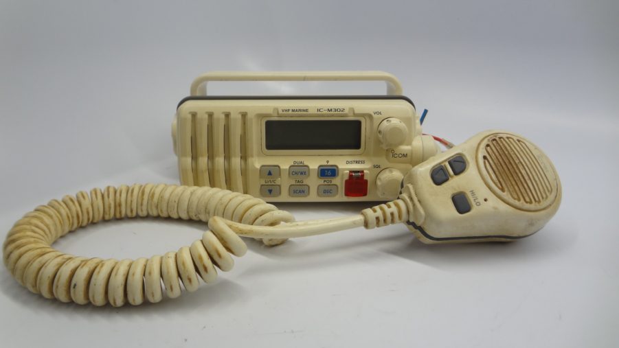 Icom IC-M302 Submersible Marine VHF Radio Transceiver Unit w/ HM-141W ...
