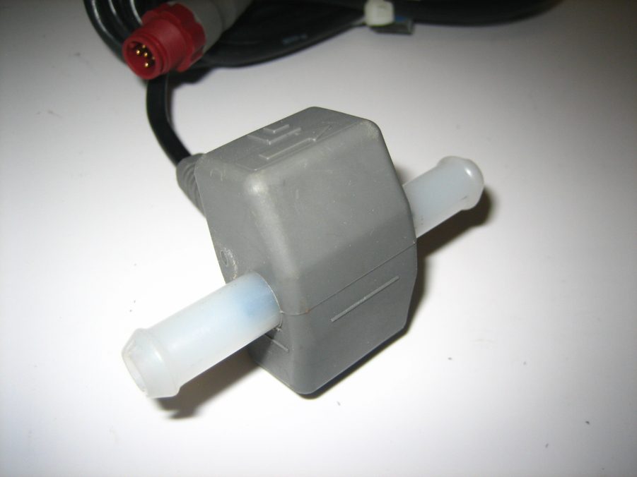 Lowrance EP-65R Fuel Flow Sensor w/ NMEA2000 Connector - *NEW OPEN BOX* - Image 3
