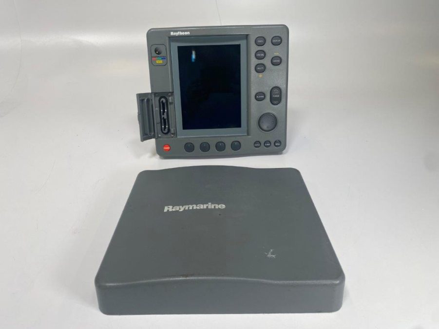 Raytheon Pathfinder RC530 HSB1 Display w/ Sun Cover - E32020 - *NEW LCD**