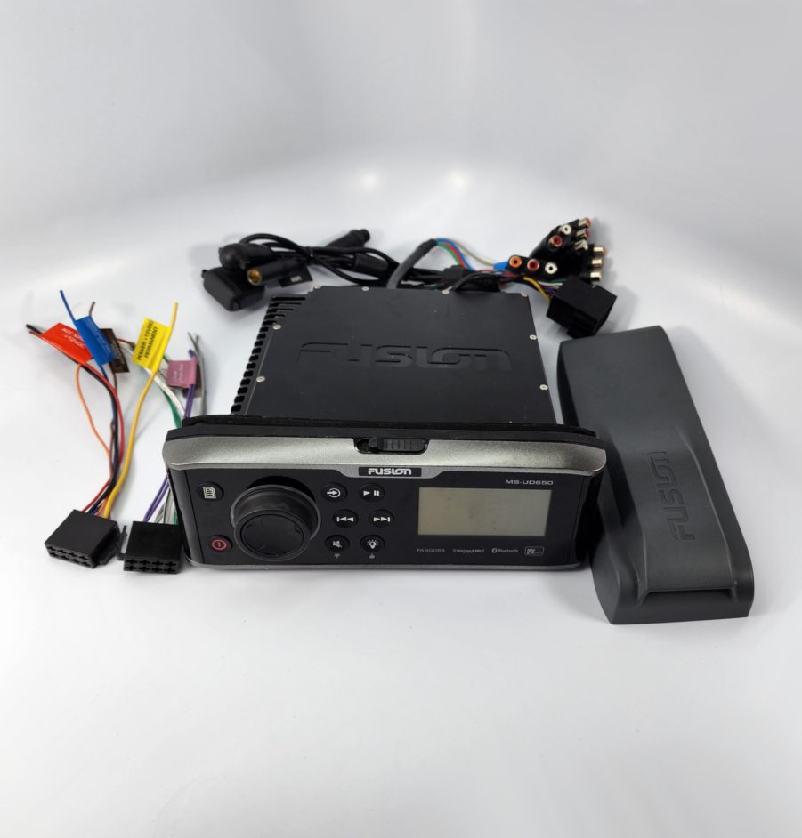 Fusion MSUD650 Marine Entertainment System with UniDock TESTED