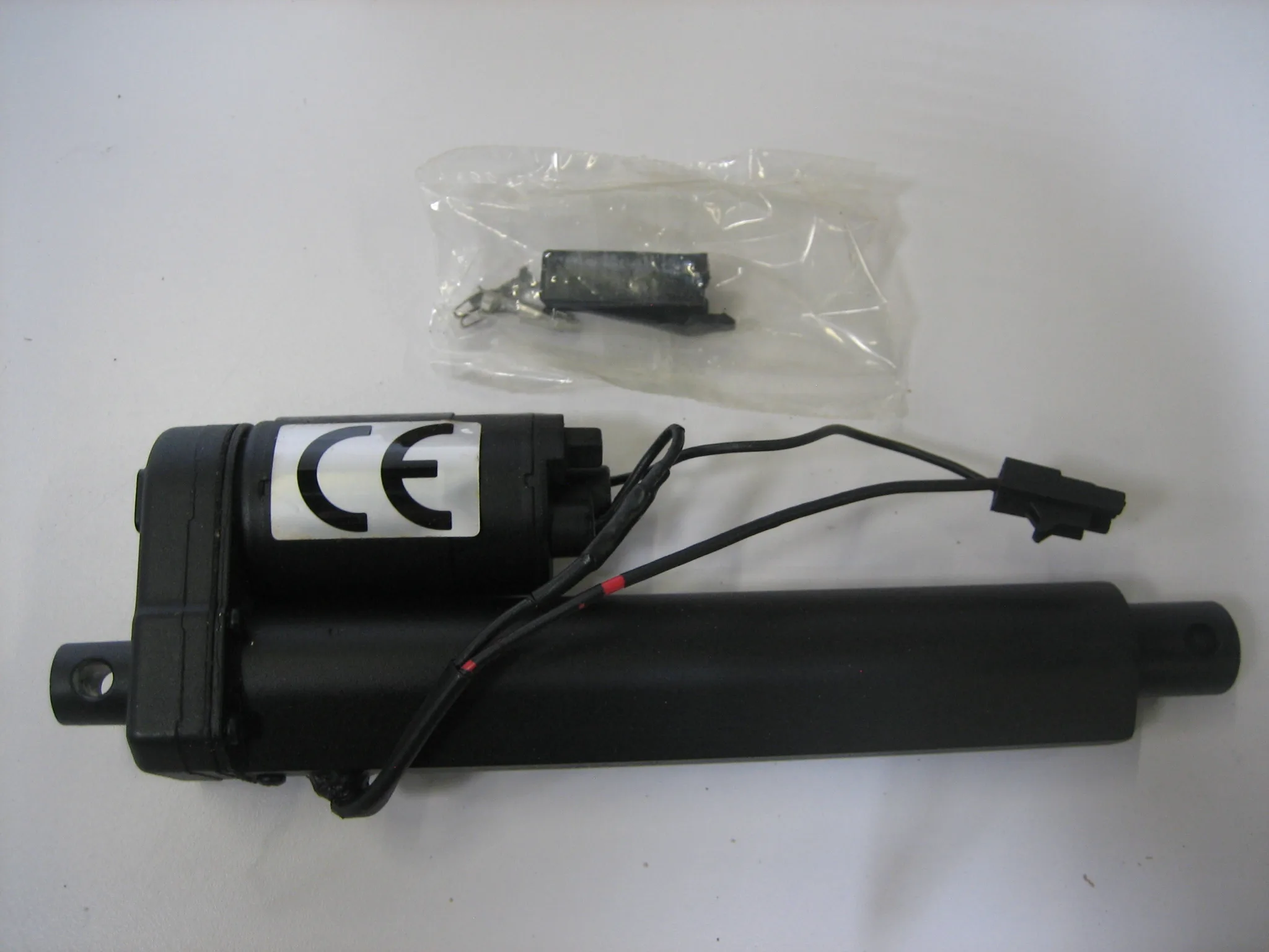 Boston Whaler 285 305 Windshield Vent Actuator 1100262 S12-09A8-04CE 12