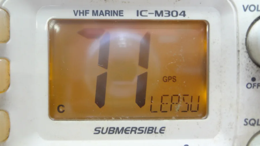 Icom IC-M304 Submersible Marine VHF Radio Transceiver Unit W/ HM-164SW Hand Mic* - Image 12