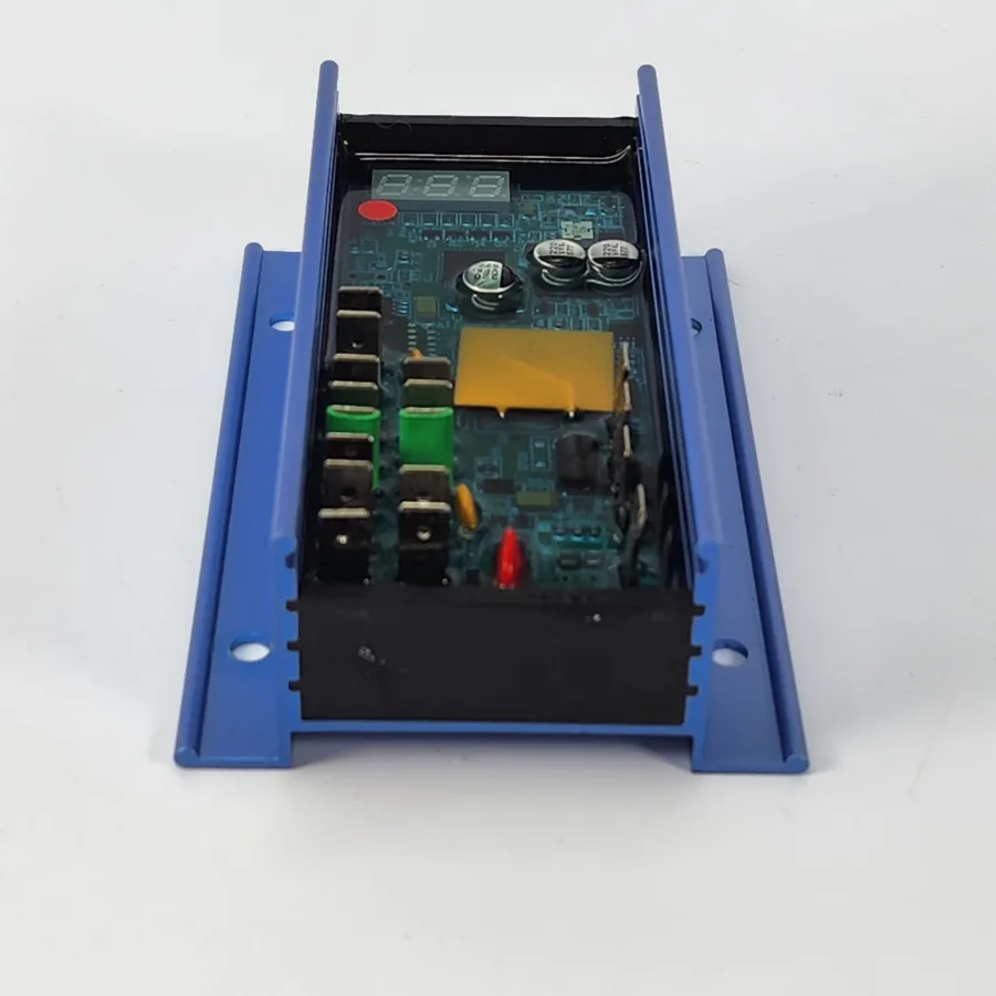 Balmar Max Charge MC618 – Mehrstufiger Regler Für 12V Bordnetze, Ohne Kabelbaum