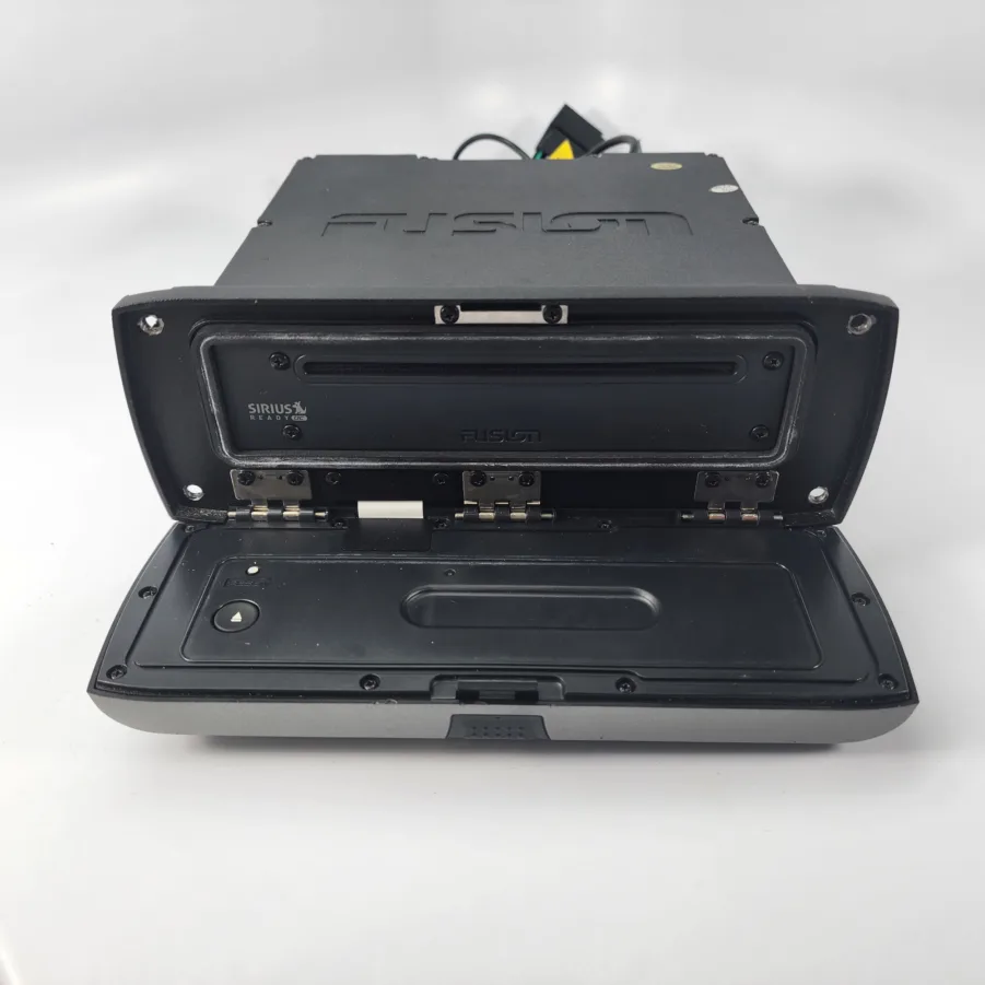 Fusion MS-AV600 Marine DVD Entertainment System iPod/AUX/AM/FM/CD/SAT with Harness - Tested/Working - Image 4