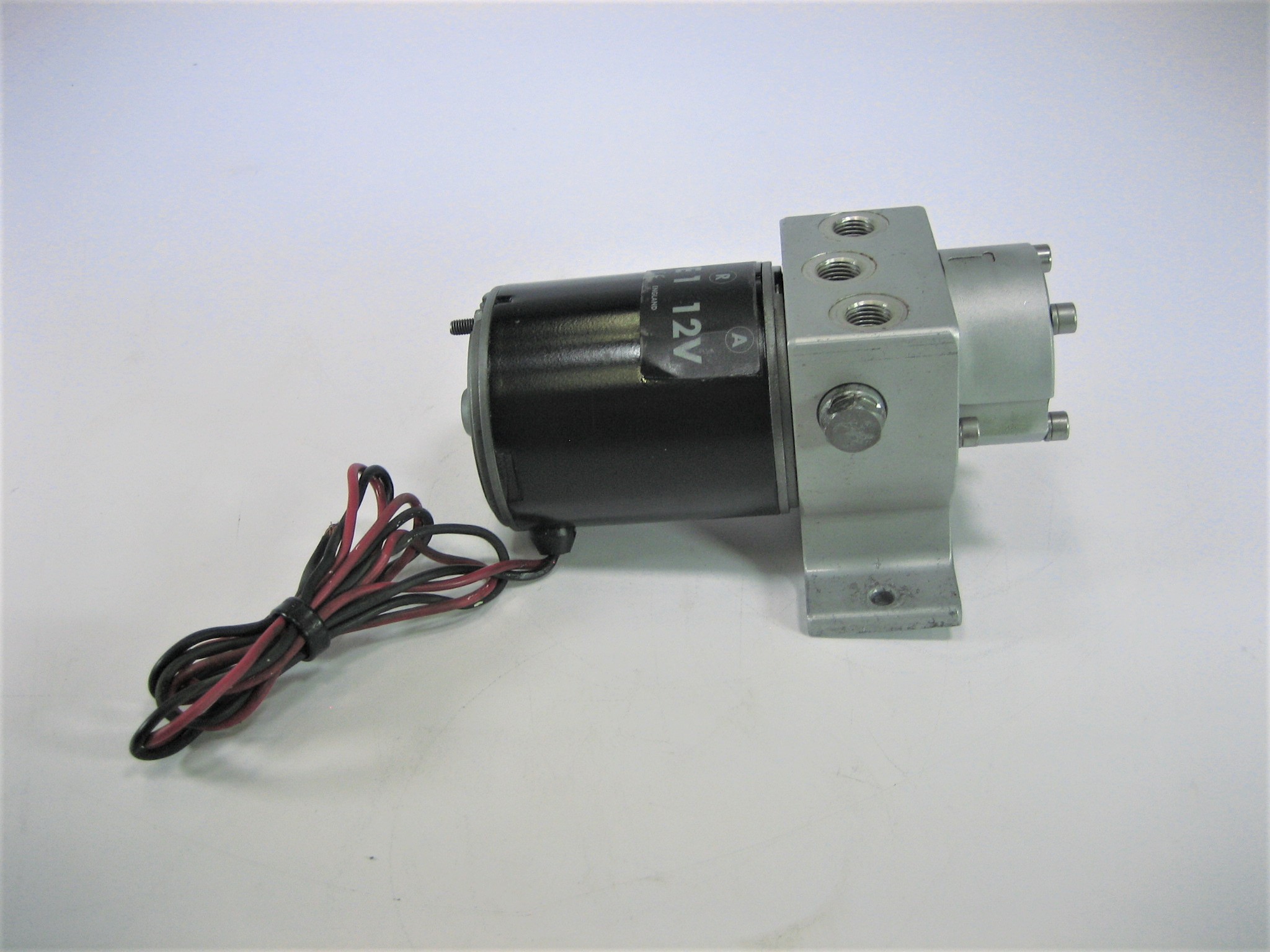 RaymarineM81120Type112VAutopilot Reversible Hydraulic PumpRebuilt