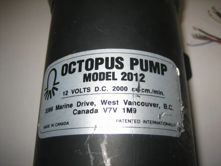 Octopus Pump Model 2012 12v Reversing Hydraulic Autopilot Pump - NEW BLEM - Image 3