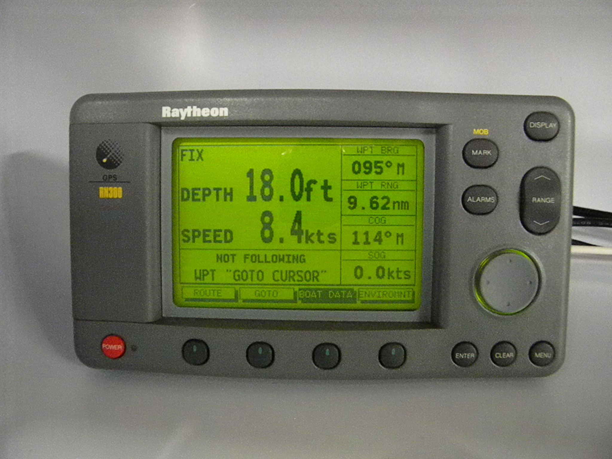Raytheon RN300 GPS Plotter Display w/ Sun Cover E32017 MME REFURB